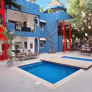 Loman Art Guest house